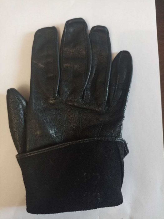 Перчатки лётчика ВВС СССР.