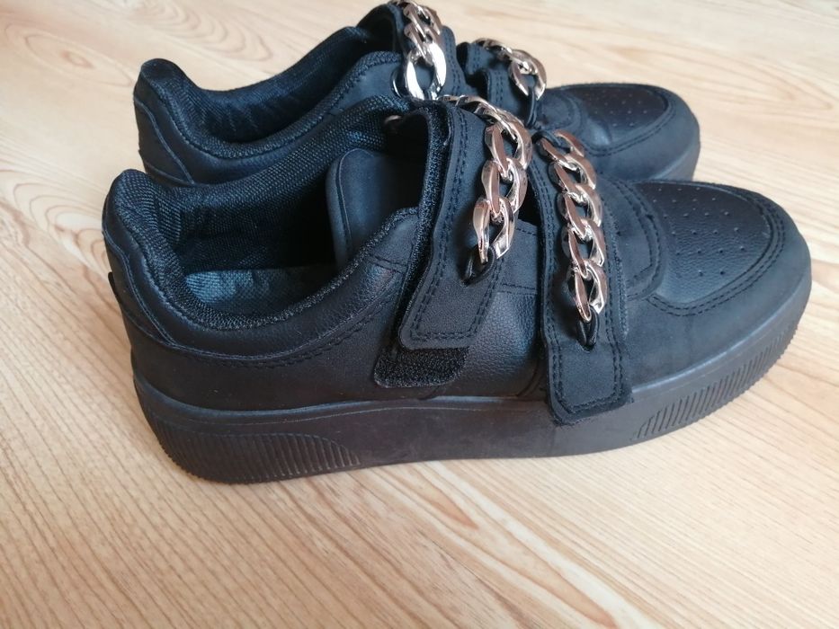 Czarne buty z łańcuchami r. 37/38
