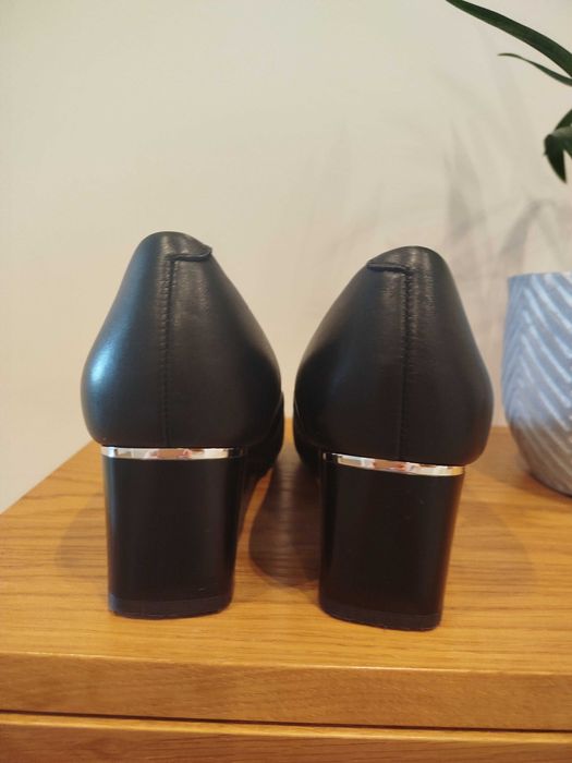Czarne buty, rozmiar 38