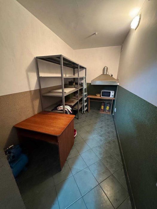 Продається міні-маркет з обладнанням та меблями у с. Мостиська Другі