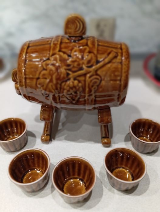 Ceramiczna beczułka z kubeczkami