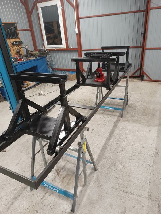 Wózek do rozpoławiania ciągnika