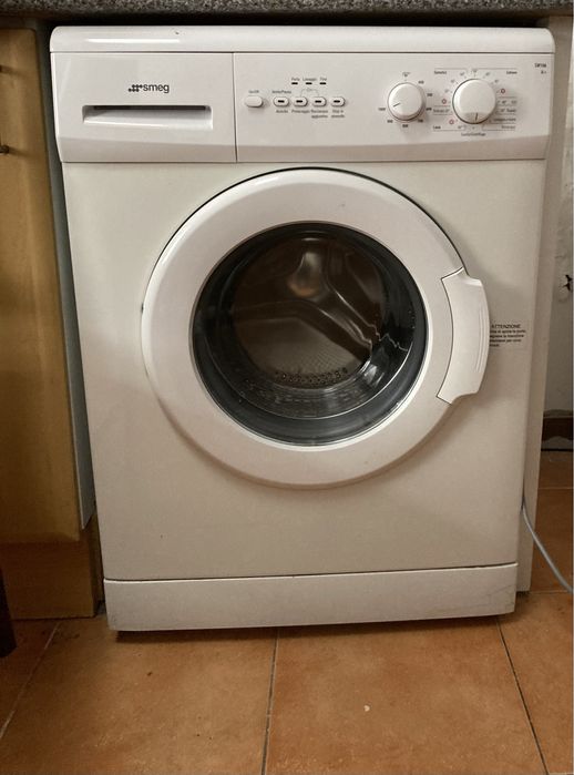 Máquina de lavar roupa SMEG