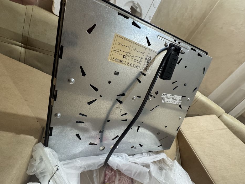 Варочная поверхность Electrolux, стеклокерамика, б/у