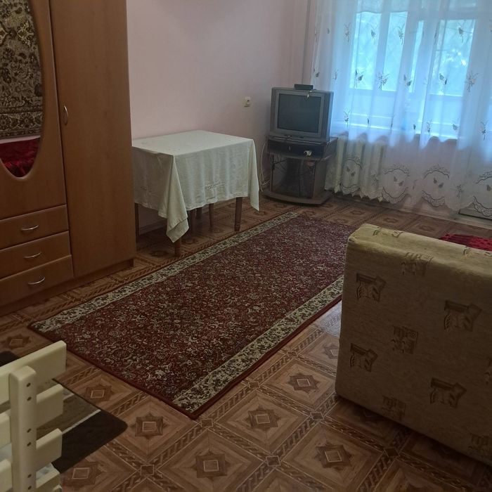 Гарна однокімнатна квартира в Херсоні . Вікна на Миколаїв .