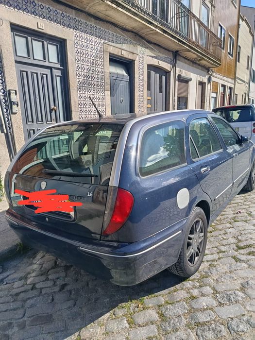 Carro em muito bom estado
