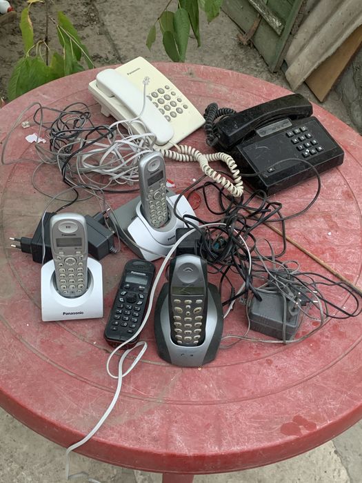 Стврые Домашние телефоны