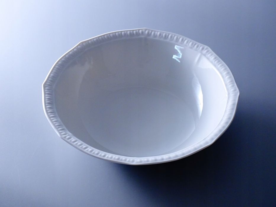 zabytkowa biała salaterka misa porcelanowa