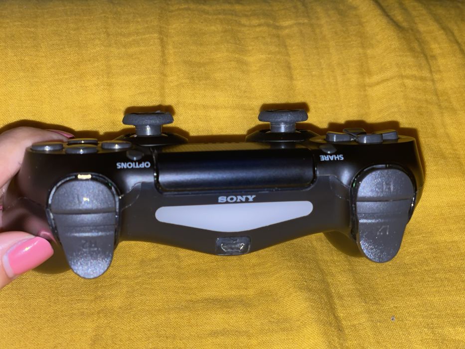 Ps4 slim pouco uso e um controle