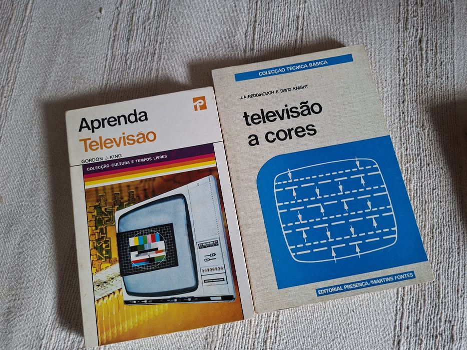 Dois livros técnicos sobre tvs antigas
