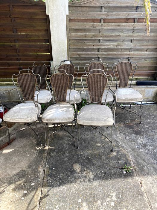 Mesa e Cadeiras de jardim com ferro e vidro