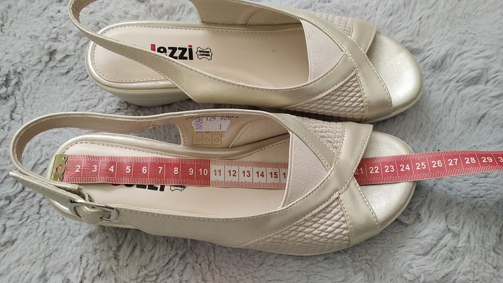 Sandały firmy Jezzi