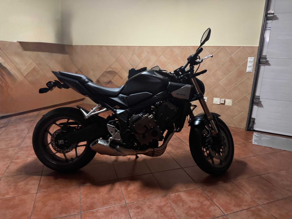 Honda CB650R 2025 35KW E-CLUTCH