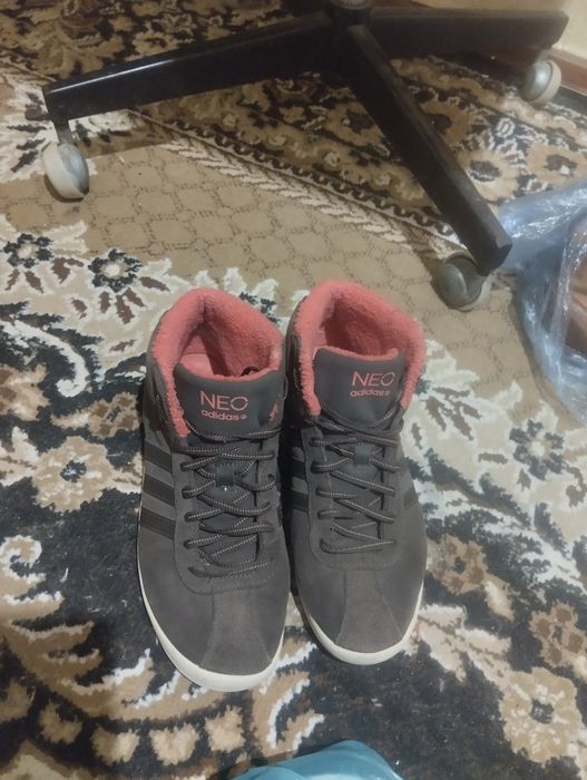 Ботинки.     Черевики