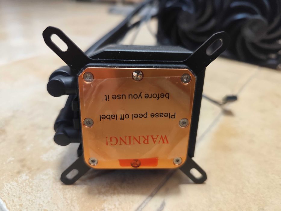 Watercooler MSI MAG CoreLiquid P240 - Kit de Refrigeração Líquida