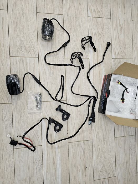 Протитуманки, додаткові фари на мото BMW, Honda, Yamaha, GIVI S322