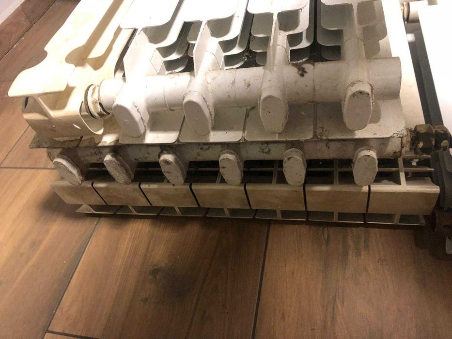 Grzejnik aluminiowy 21 żeberek używany