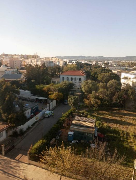 Oportunidade T4 com Areas Grandes perto do Hospital de Faro