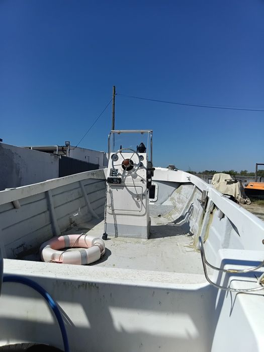 vendo fibramar 5.55 com licenças de pesca