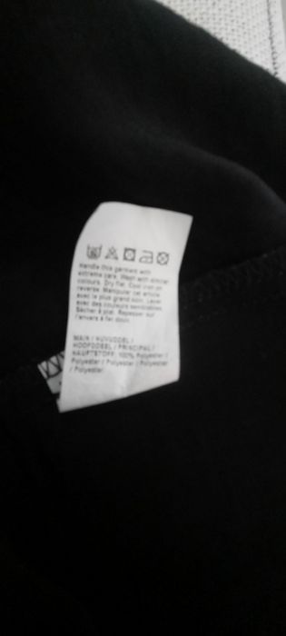 Śliczna bluzka z falbanką-River Island