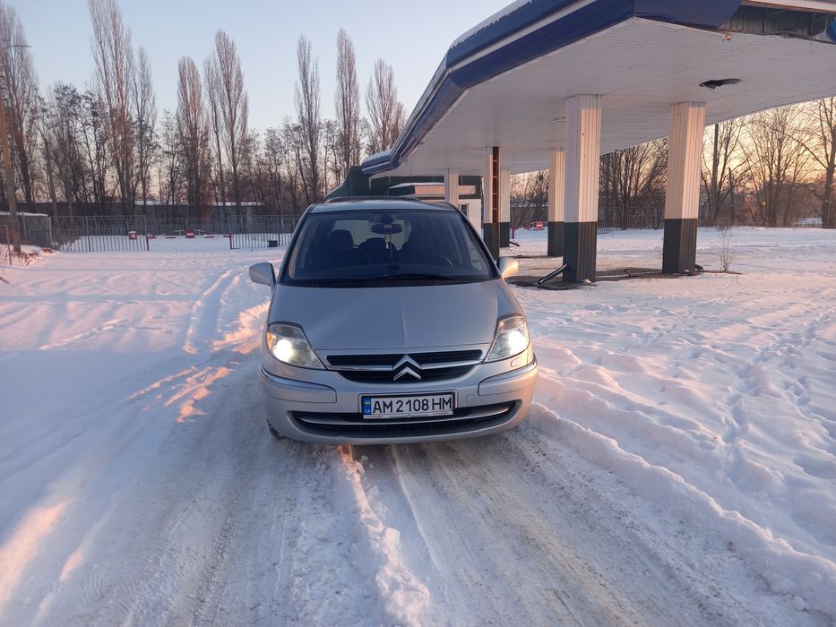 Продам Citroen C8