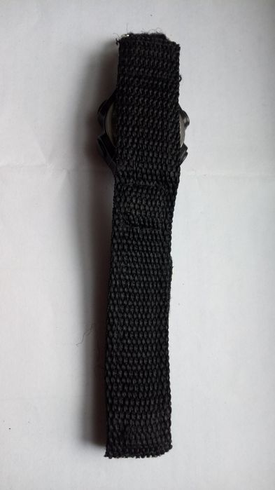 Часы электронные б/у. Не рабочие.