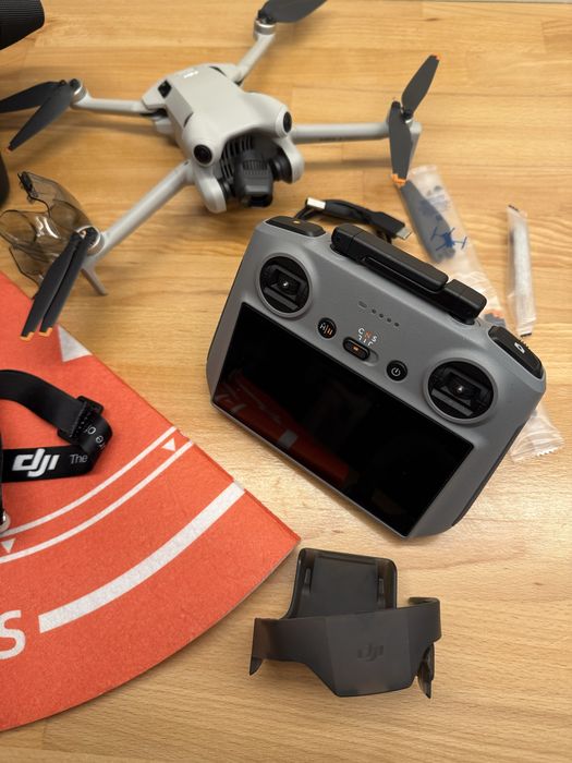 DJI Mini 4 Pro + RC + Mala