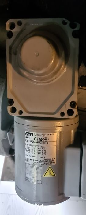 Motoreduktor kątowy 0,1KW 57 obr, 0,2 kw 68 obroty