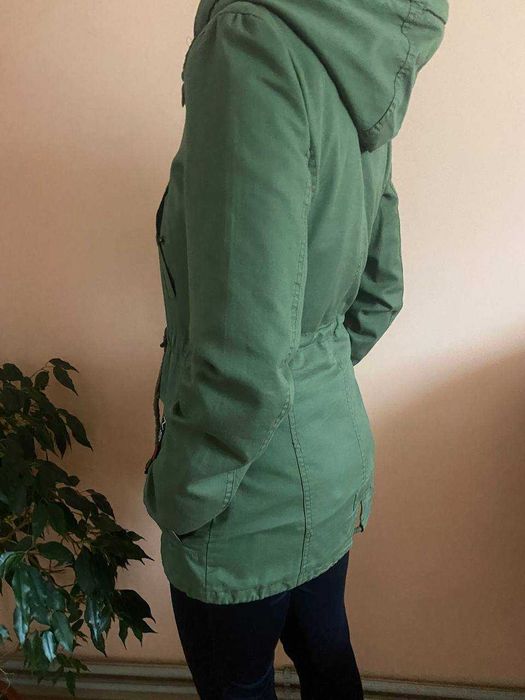 Куртка демісезонна оливкова зелена