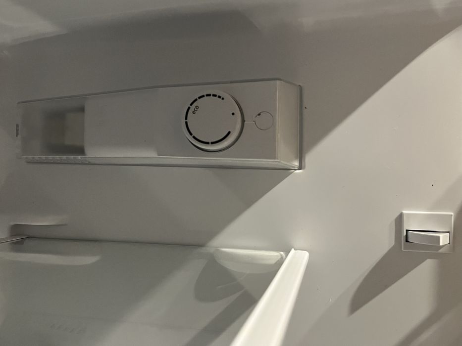 Lodówka Gorenje RF3121PW4 z zamrażalnikiem górnym 118,2 cm Biała