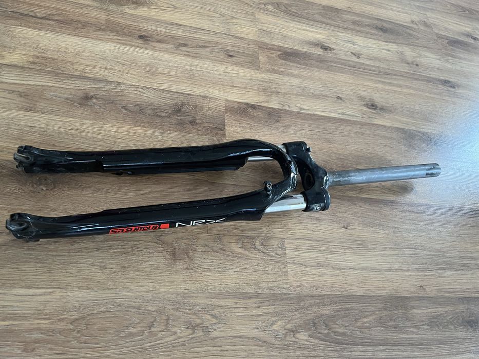 Widelec amortyzowany/amoryzator SR SUNTOUR NEX