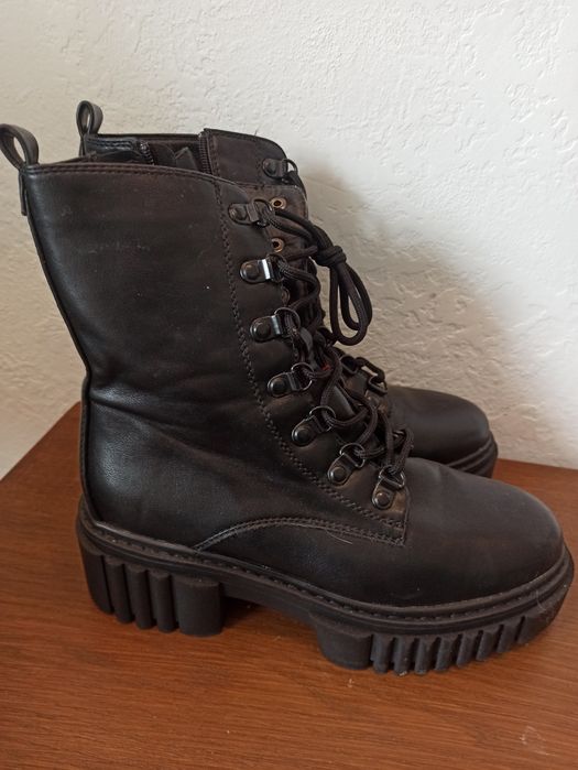 Черевики catwalk 38 розмір