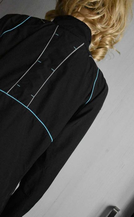 Kurtka 42 XL sportowa wiatrówka lekka wiosenna outdoor treningowa