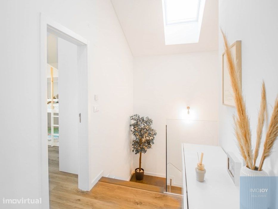 Moradia Isolada T4 com Jardim em Trajouce