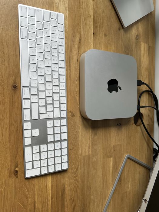 Mac Mini plus klawiatura