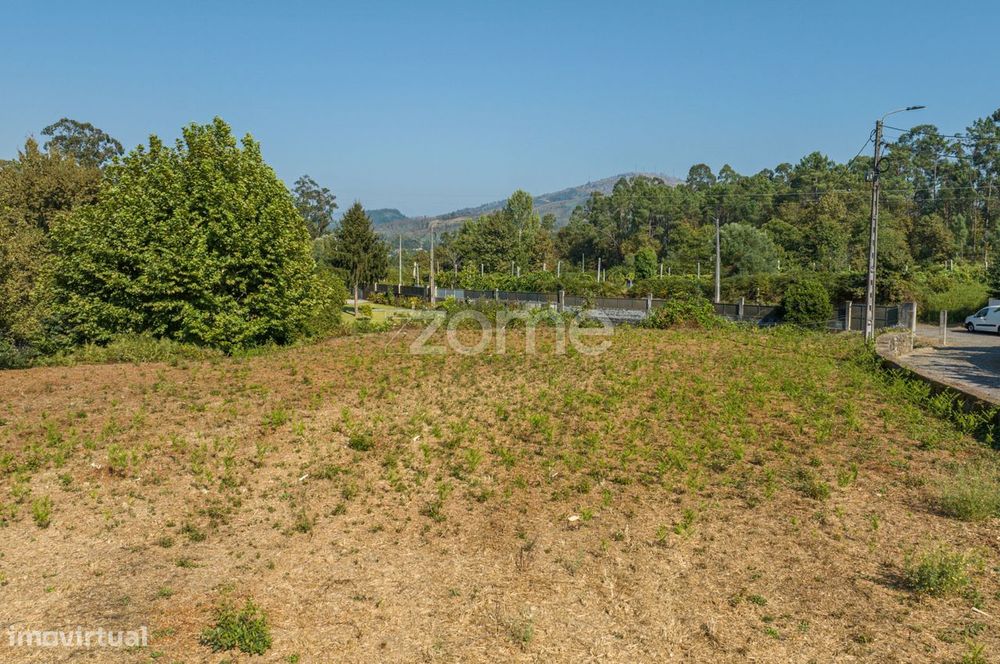 Terreno em Dornelas, Amares