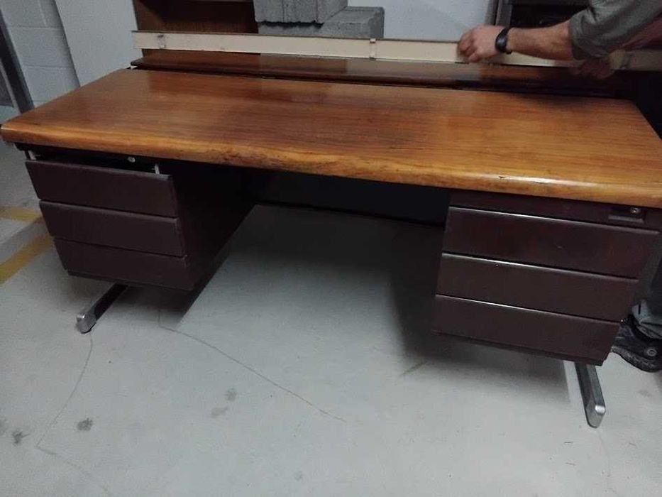 Secretária para escritório