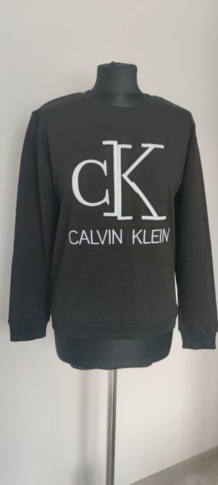Nowa bluza ck z wyszywanym logo M/L
