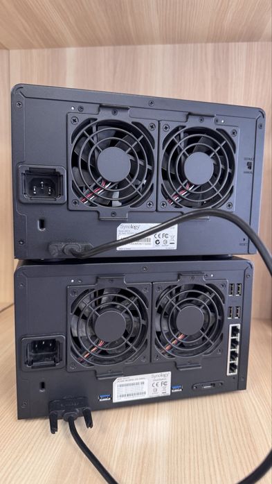 Serwery NAS Synology DX513 + DS1513+