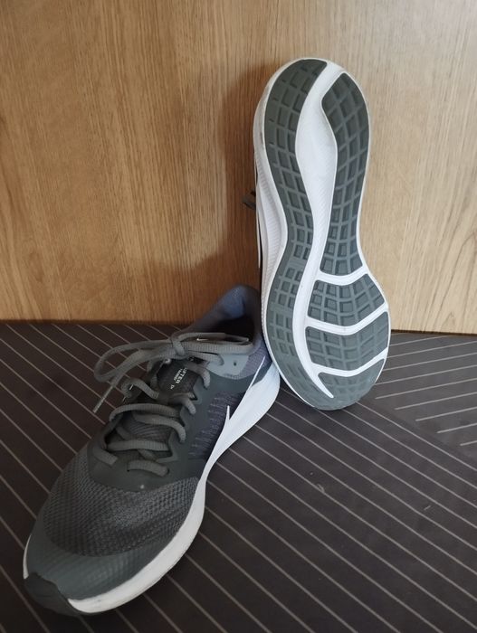 Obuwie damskie sportowe nike r. 36.5