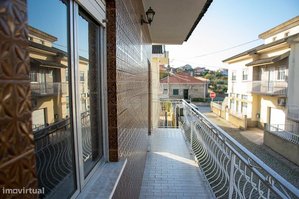 Moradia T2 para venda — Freixo De Numão, Guarda