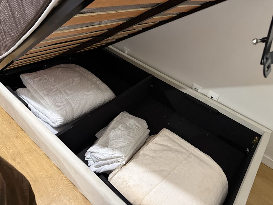 Cama 1,90 x 1,00 m com Arrumação — 200€ negociáveis