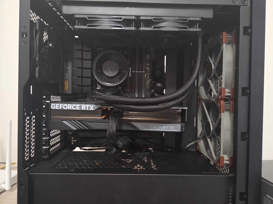 PC GAMING RYZEN 7700X, 4070, 32 DDR5