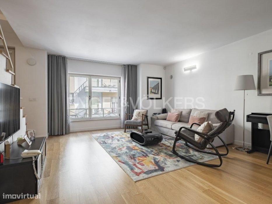 Moradia geminada T3+1 nas Avenidas Novas