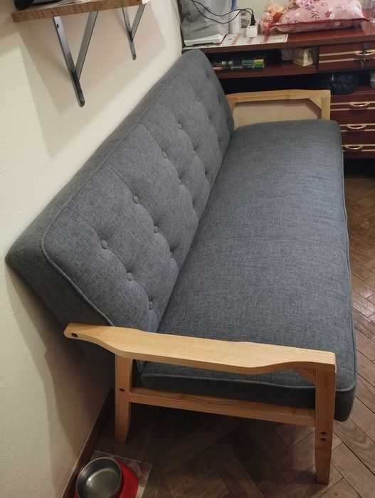 Sofá cinzento de 3lugares