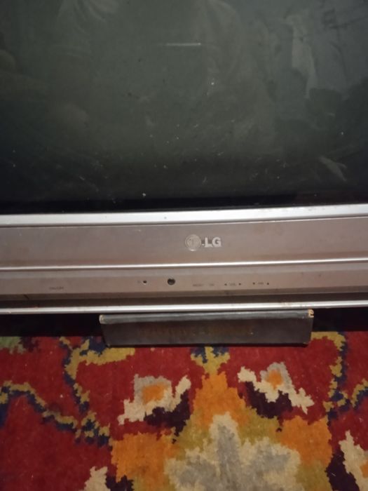 Продам телевизор LG 52 см по диагонали