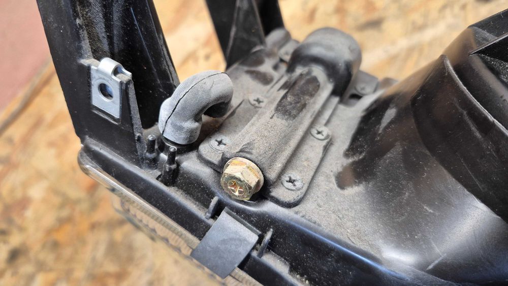 Ótica/Farol Direito ORIGINAL HYUNDAY PONY 1975 até 1994 ref92102.24360