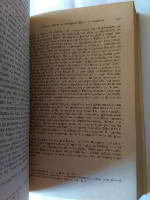 Biografia  . . .