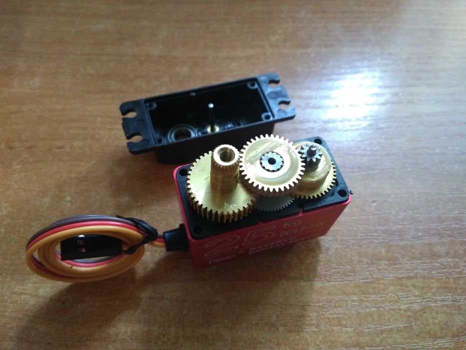 Serwo RC do modeli 1:12 1:10 1:8 DS3225MG 25kg 0,15s Mocne Metalowe