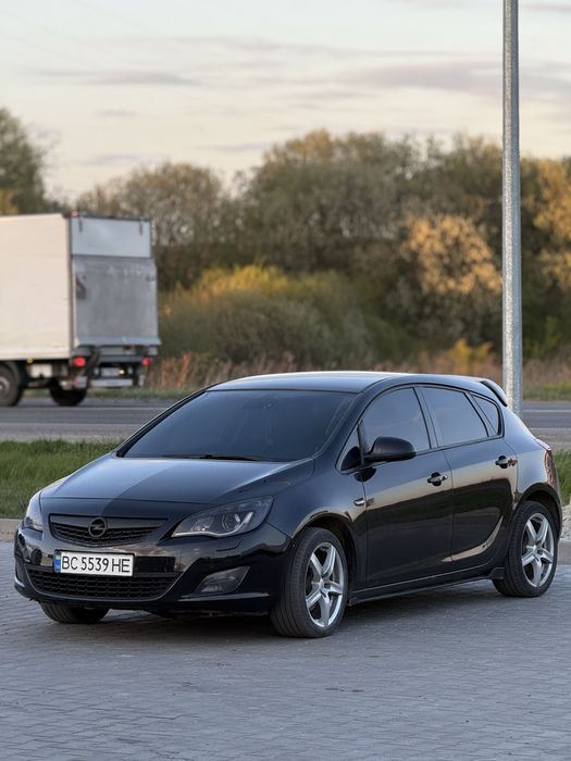 Opel Astra J Hatchback